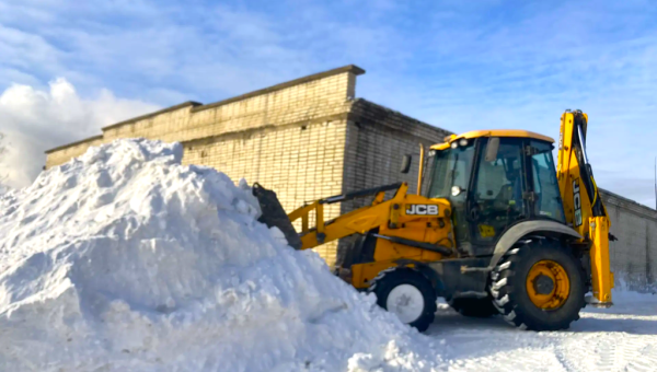 Военные коммунальщики провели мероприятия по уборке снега